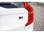 Volvo XC90 2.0 T8 Plug-in hybrid AWD Ultra Dark | 2400 kg trekgewicht! | Trekhaak Elektrisch |  Luchtvering | Bowers & Wilkins Audio | Exclusieve Wool Blend Interieur | Head-Up Display |  Adaptieve Cruise Controle | Panorama dak | Electrische stoelen met memory | Google on Board | Visual Park Assist |