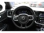 Volvo V60 T6 350PK Automaat Plug-in hybrid AWD Plus Dark Panoramisch schuif-kanteldak / Semi elektrisch wegklapbare trekhaak / Google infotainment / Verwarmbare voorstoelen en stuurwiel / Adaptieve cruise control