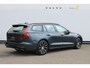 Volvo V60 T6 350PK Automaat Plug-in hybrid AWD Plus Dark Panoramisch schuif-kanteldak / Semi elektrisch wegklapbare trekhaak / Google infotainment / Verwarmbare voorstoelen en stuurwiel / Adaptieve cruise control