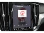Volvo V60 T6 350PK Automaat Plug-in hybrid AWD Plus Dark Panoramisch schuif-kanteldak / Semi elektrisch wegklapbare trekhaak / Google infotainment / Verwarmbare voorstoelen en stuurwiel / Adaptieve cruise control
