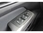 Volvo V60 T6 350PK Automaat Plug-in hybrid AWD Plus Dark Panoramisch schuif-kanteldak / Semi elektrisch wegklapbare trekhaak / Google infotainment / Verwarmbare voorstoelen en stuurwiel / Adaptieve cruise control