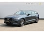 Volvo V60 T6 350PK Automaat Plug-in hybrid AWD Plus Dark Panoramisch schuif-kanteldak / Semi elektrisch wegklapbare trekhaak / Google infotainment / Verwarmbare voorstoelen en stuurwiel / Adaptieve cruise control