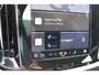 Volvo V60 T6 350PK Automaat Plug-in hybrid AWD Plus Dark Panoramisch schuif-kanteldak / Semi elektrisch wegklapbare trekhaak / Google infotainment / Verwarmbare voorstoelen en stuurwiel / Adaptieve cruise control