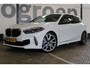 BMW 1-Serie M135i xDrive High Executive | Akrapovič uitlaatsysteem | Cruise control | Climate control | Stoelverwarming | Apple carplay/Android auto | DAB radio | Dealer onderhouden |