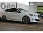 BMW 1-Serie M135i xDrive High Executive | Akrapovič uitlaatsysteem | Cruise control | Climate control | Stoelverwarming | Apple carplay/Android auto | DAB radio | Dealer onderhouden |