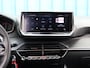 Peugeot 208 Hybrid 100PK e-DCS6 Allure | AUTOMAAT | AppleCarplay/AndroidAuto | Parkeersensoren | FULL LED | Lederen Stuurwiel | Climate Control | Cruise Control | 16" LMV | Privacy Glass |