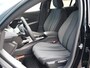 Peugeot 208 Hybrid 100PK e-DCS6 Allure | AUTOMAAT | AppleCarplay/AndroidAuto | Parkeersensoren | FULL LED | Lederen Stuurwiel | Climate Control | Cruise Control | 16" LMV | Privacy Glass |