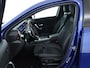 Mercedes-Benz A-klasse 250 e AMG NIghtpakket | Distronic | Keyless Go | Dode Hoek Ass | Sfeerverlichting | Alarm | Parkeerpakket met Camera | Inclusief 24 maanden Mercedes-Benz Certified garantie voor Europa.