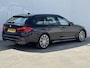 BMW 5-Serie Touring 520i High Executive M - Sport / Elektrische stoelen met geheugenfunctie / Stoelverwarming / Elektrische achterklep / Apple Carplay/Android Auto / 19" lm. velgen