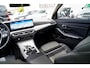 BMW 3-Serie Touring 320e | Panorama | Elektrische trekhaak | Luxe Leder/stof | Achteruitrijcamera | Shadowline | Stoelverwarming |