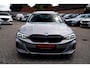 BMW 3-Serie Touring 320e | Panorama | Elektrische trekhaak | Luxe Leder/stof | Achteruitrijcamera | Shadowline | Stoelverwarming |