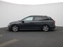 Volkswagen Golf Variant 1.5 eTSI R-Line 2X R-LINE | AUTOMAAT | TREKHAAK | ADAPTIEVE CRUISE | STOEL & STUUR VERWARMING | VIRTUEEL COCKPIT | NAVIGATIE | APPLE CARPLAY | CAMERA | CLIMA | DAB |