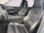 Volvo XC60 2.0 T5 AWD Momentum | Stoelverwarming | Adaptieve cruise control | BLIS dodehoekdetectie | Keyless entry/start | Parkeercamera | Parkeersensoren V+A | Alarm | DAB |