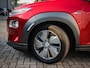 Hyundai Kona Electric EV Premium 64 kWh | Clima | Cruise | Navi | Leer | Stoel/stuur verwarming | Pdc | Camera | Lichtmetaal | 1 fase lader