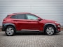 Hyundai Kona Electric EV Premium 64 kWh | Clima | Cruise | Navi | Leer | Stoel/stuur verwarming | Pdc | Camera | Lichtmetaal | 1 fase lader
