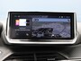 Peugeot 2008 1.2 Hybrid 136 Allure Automaat | Voorraad deal! | Navigatie | Achteruitrijcamera | Cruise Control | Elektrisch inklapbare spiegels | Led koplampen | Donker getint glas | 17" lichtmetalen velgen |