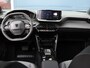 Peugeot 2008 1.2 Hybrid 136 Allure Automaat | Voorraad deal! | Navigatie | Achteruitrijcamera | Cruise Control | Elektrisch inklapbare spiegels | Led koplampen | Donker getint glas | 17" lichtmetalen velgen |