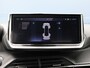Peugeot 2008 1.2 Hybrid 136 Allure Automaat | Voorraad deal! | Navigatie | Achteruitrijcamera | Cruise Control | Elektrisch inklapbare spiegels | Led koplampen | Donker getint glas | 17" lichtmetalen velgen |