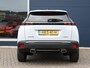 Peugeot 2008 1.2 Hybrid 136 Allure Automaat | Voorraad deal! | Navigatie | Achteruitrijcamera | Cruise Control | Elektrisch inklapbare spiegels | Led koplampen | Donker getint glas | 17" lichtmetalen velgen |