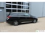 Toyota Auris Touring Sports 1.8 Hybrid Lease pro | Beige Leer | Panoramadak | Full Led | Parkeersensoren.