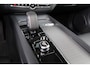 Volvo XC60 T6 Recharge AWD Plus Dark - LONG RANGE - Panorama/schuifdak - IntelliSafe Assist & Surround - 360º Camera - Harman/Kardon audio - Adaptieve LED koplampen - Verwarmde voorstoelen, stuur & achterbank - Parkeersensoren voor & achter - Elektr. bedienb. voorstoelen met geheugen - Draadloze tel. lader - Extra getint glas - Elektr. inklapbare trekhaak - 19' LMV