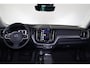 Volvo XC60 T6 Recharge AWD Plus Dark - LONG RANGE - Panorama/schuifdak - IntelliSafe Assist & Surround - 360º Camera - Harman/Kardon audio - Adaptieve LED koplampen - Verwarmde voorstoelen, stuur & achterbank - Parkeersensoren voor & achter - Elektr. bedienb. voorstoelen met geheugen - Draadloze tel. lader - Extra getint glas - Elektr. inklapbare trekhaak - 19' LMV