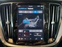 Volvo V60 2.0 T6 Plug-in hybrid AWD Plus Dark | Trekhaak | Panoramadak | Sportstoelen | Harman/Kardon |