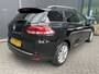 Renault Clio Estate 0.9 TCe Limited Airco - Cruise control - Parkeersensoren achter - Navigatie full map - Mistlampen voor - Lederen stuurwiel - Dakrails
