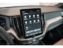 Volvo XC60 2.0 T6 Plug-in hybrid AWD Plus Dark | Nieuw model | Panoramadak | Head-up display | Longe range | Harman Kardon Premium Audio | 360° parkeercamera | Stoelverwarming | Parkeersensoren voor + achter | Google infotainment | Parkeerverwarming |