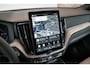 Volvo XC60 2.0 T6 Plug-in hybrid AWD Plus Dark | Nieuw model | Panoramadak | Head-up display | Longe range | Harman Kardon Premium Audio | 360° parkeercamera | Stoelverwarming | Parkeersensoren voor + achter | Google infotainment | Parkeerverwarming |