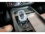 Volvo XC60 2.0 T6 Plug-in hybrid AWD Plus Dark | Nieuw model | Panoramadak | Head-up display | Longe range | Harman Kardon Premium Audio | 360° parkeercamera | Stoelverwarming | Parkeersensoren voor + achter | Google infotainment | Parkeerverwarming |