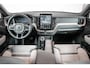 Volvo XC60 2.0 T6 Plug-in hybrid AWD Plus Dark | Nieuw model | Panoramadak | Head-up display | Longe range | Harman Kardon Premium Audio | 360° parkeercamera | Stoelverwarming | Parkeersensoren voor + achter | Google infotainment | Parkeerverwarming |