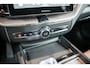 Volvo XC60 2.0 T6 Plug-in hybrid AWD Plus Dark | Nieuw model | Panoramadak | Head-up display | Longe range | Harman Kardon Premium Audio | 360° parkeercamera | Stoelverwarming | Parkeersensoren voor + achter | Google infotainment | Parkeerverwarming |