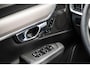 Volvo V90 2.0 T6 Plug-in hybrid AWD Ultra Dark | Trekhaak | Long Range | Panoramadak | Head-Up Display | Adaptive Cruise | Memory Seats | 360 Camera | Gelamineerd Glas | Harman Kardon | Power Seats |
