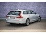 Volvo V90 2.0 T6 Plug-in hybrid AWD Ultra Dark | Trekhaak | Long Range | Panoramadak | Head-Up Display | Adaptive Cruise | Memory Seats | 360 Camera | Gelamineerd Glas | Harman Kardon | Power Seats |