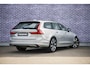 Volvo V90 2.0 T6 Plug-in hybrid AWD Ultra Dark | Trekhaak | Long Range | Panoramadak | Head-Up Display | Adaptive Cruise | Memory Seats | 360 Camera | Gelamineerd Glas | Harman Kardon | Power Seats |