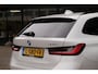 BMW 3-Serie Touring 320e Business Edition Plus/M-Pakket/Pano/Trekhaa/Stoelverwarming/Carplay/Leder