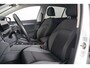 Volkswagen Golf 1.5 eTSI Style Automaat | LED | Navigatie | Sfeerverlichting