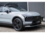 Volvo EX30 Cross Country Twin Motor Performance Ultra 69 kWh Panoramadak | Google Navigatie | Verwarmbare voorstoelen | Elektrische Stoelverstelling | 360 graden camera | Cross Country Experience-pakket |