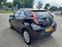 Toyota Aygo X 1.0 VVT-i MT Play keurig nette in Nederland nieuw geleverde Aygo X met zeer lage km stand!