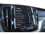 Volvo XC60 2.0 T6 Plug-in hybrid AWD Ultimate Dark | Schuif / kanteldak | 360-camera | Harman Kardon | Lighting Pack |