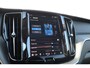 Volvo XC60 2.0 T6 Plug-in hybrid AWD Ultimate Dark | Schuif / kanteldak | 360-camera | Harman Kardon | Lighting Pack |