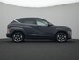 Hyundai Kona Electric Premium 65.4 kWh ECO Volledig Elektrisch met Navigatie, Lederen bekleding en Stoelverwarming Uit voorraad leverbaar!
