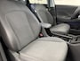 Hyundai Kona Electric Premium 65.4 kWh ECO Volledig Elektrisch met Navigatie, Lederen bekleding en Stoelverwarming Uit voorraad leverbaar!