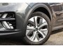 Kia e-Niro Elektrisch ExecutiveLine 64 kWh | Camera | Stoelverwarming voor èn achter | Stoelventilatie | Carplay | Stuurverwarming | 3 fase laadsysteem