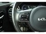 Kia e-Niro Elektrisch ExecutiveLine 64 kWh | Camera | Stoelverwarming voor èn achter | Stoelventilatie | Carplay | Stuurverwarming | 3 fase laadsysteem
