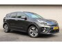 Kia e-Niro Elektrisch ExecutiveLine 64 kWh | Camera | Stoelverwarming voor èn achter | Stoelventilatie | Carplay | Stuurverwarming | 3 fase laadsysteem