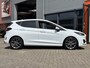 Ford Fiesta 1.0 EcoBoost Hybrid ST-Line X / Stoel, Stuur & Voorruitverwarming / Navi / Applecarplay/Androidauto / Allseason Banden /