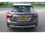 Mercedes-Benz GLA 180 Premium Plus / Stoelverwarming / Achter. camera / Keyless Entry