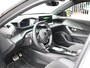 Peugeot 2008 130pk GT | LEER/Alcantara | Massagestoelen | Camera | Navigatie | Dodehoekdetectie | AUTOMAAT